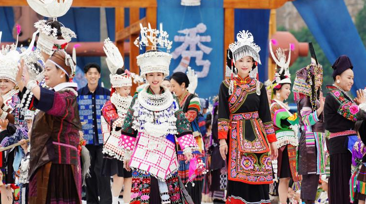 电视剧《乌蒙深处》获好评 “轻叙事”展现乡村振兴