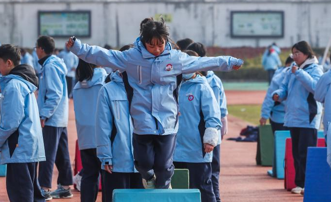 乡村中学打造“阳光大课间”