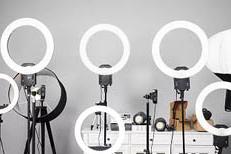 人民网直击直播助农现场：驼奶专场 3 个月卖 20 万，疆品直达全国